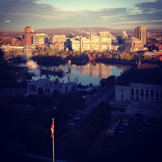 Foto tomada en Ottawa Marriott Hotel  por ᴡ G. el 10/17/2012