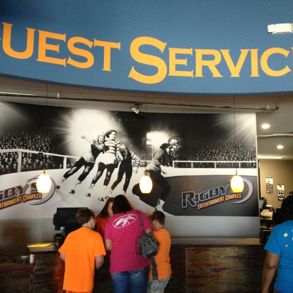 Foto tirada no(a) Rigby&#39;s Entertainment Complex por Jenine S. em 6/8/2013