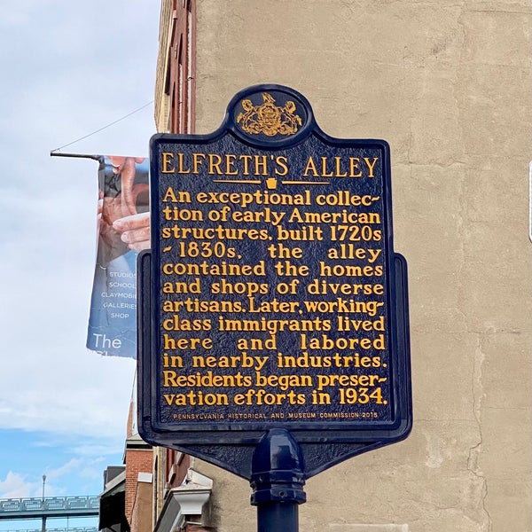 Photo taken at Elfreth&#39;s Alley Museum by Kenny on 2/6/2021