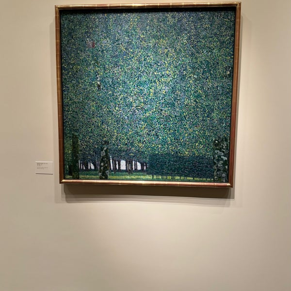 Foto diambil di Neue Galerie oleh Kenny pada 4/19/2024