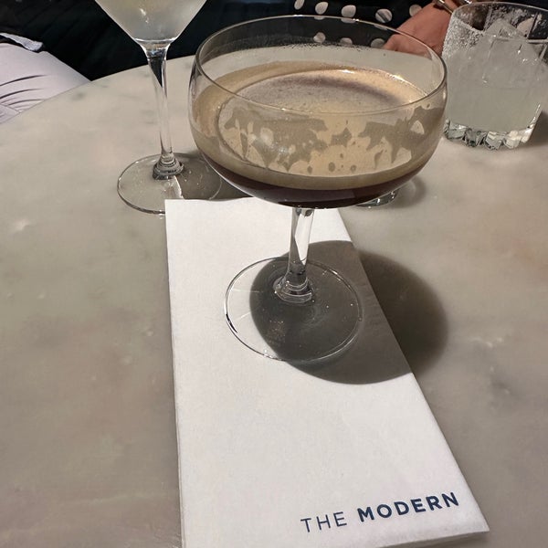 Foto tomada en The Modern—Bar Room  por Kenny el 9/14/2023