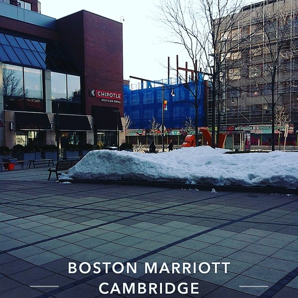 รูปภาพถ่ายที่ Boston Marriott Cambridge โดย Ala&#39;a เมื่อ 3/23/2018