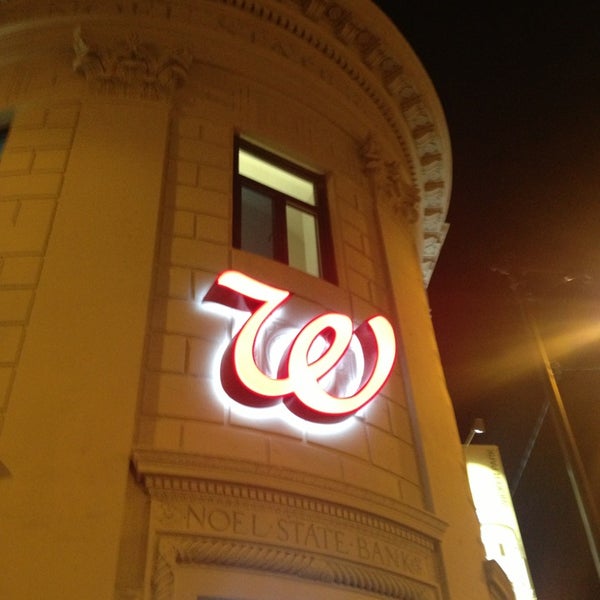 Walgreens 1470 S Milwaukee Ave