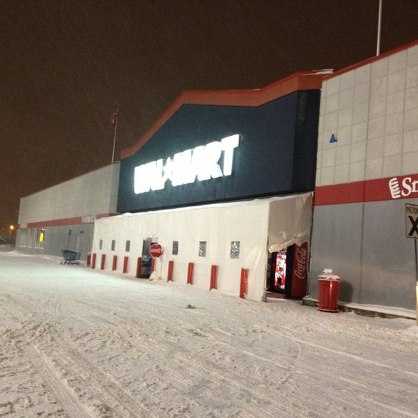 Walmart Supercentre Department Store in Drummondville