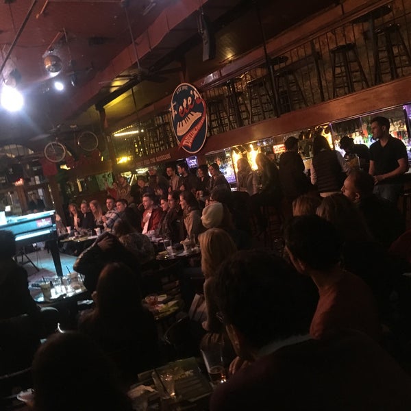 Photo taken at Pete&#39;s Dueling Piano Bar by Jennifer 8. L. on 11/19/2018