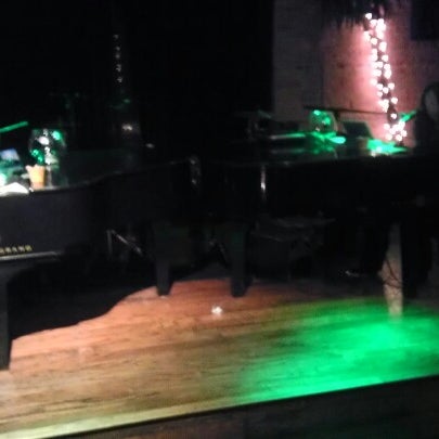 Foto diambil di Monaco Bay Piano Bar &amp; Grill oleh Sean D. pada 12/30/2012