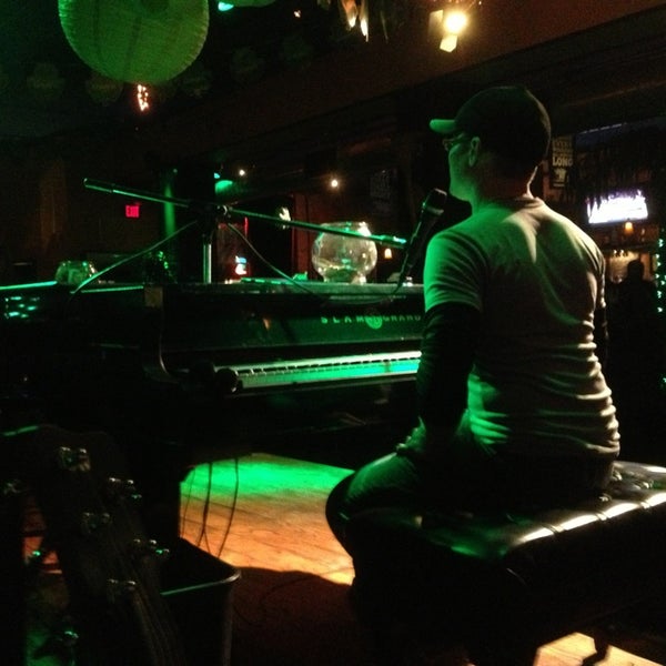Снимок сделан в Monaco Bay Piano Bar &amp; Grill пользователем Sean D. 3/16/2013