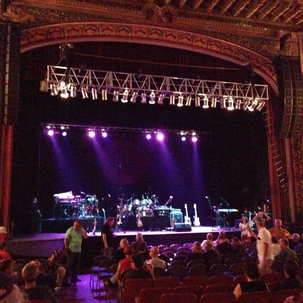 Photo taken at Kalamazoo State Theatre by Nick A. on 9/9/2014