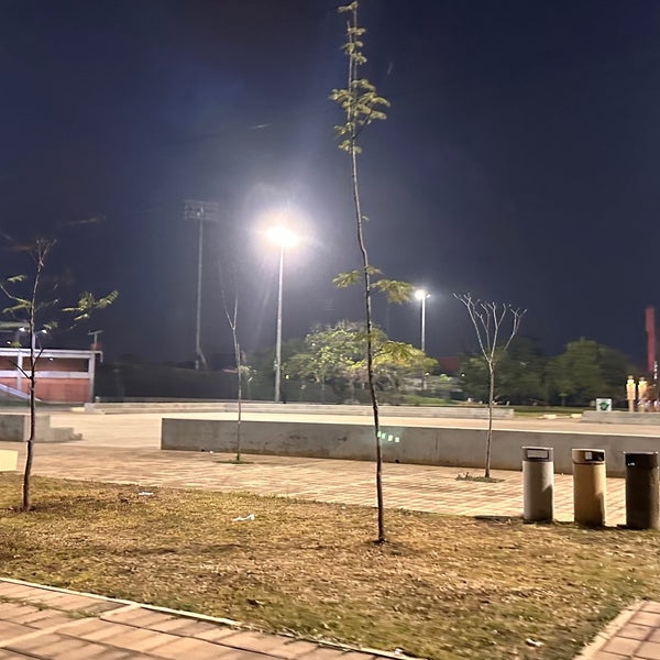 Снимок сделан в Parque de Béisbol Centenario del 27 de Febrero пользователем Elliot S. 5/21/2024