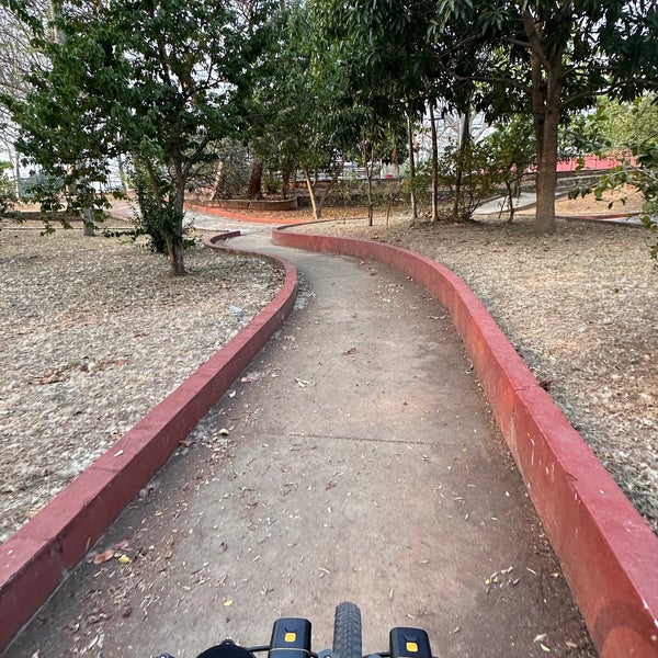 Foto tirada no(a) Parque de Béisbol Centenario del 27 de Febrero por Elliot S. em 4/30/2024