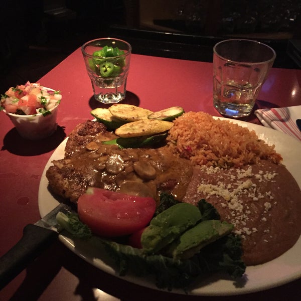 Снимок сделан в Cyclone Anaya&#39;s Mexican Kitchen пользователем Dark Knight 11/15/2015