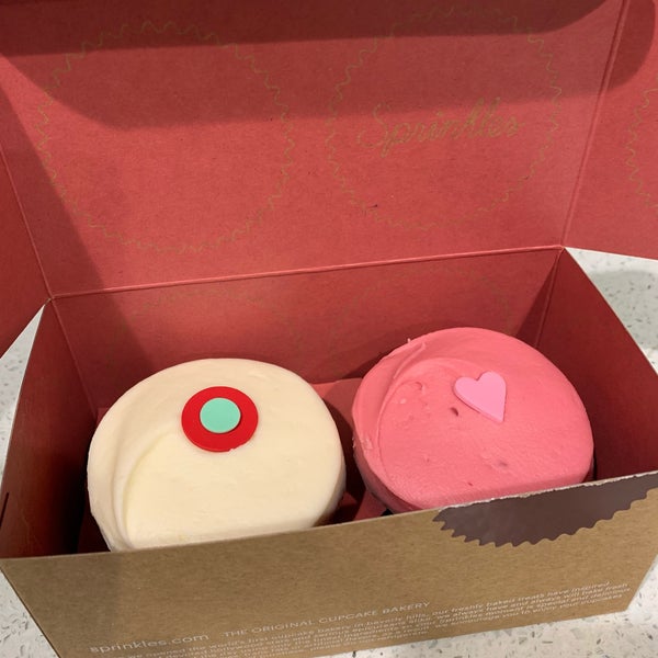 Photo taken at Sprinkles Americana by Tina on 2/8/2019