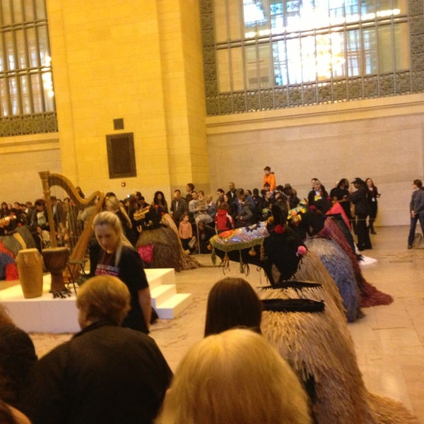 รูปภาพถ่ายที่ Nick Cave&#39;s HEARD•NY at Grand Central Terminal โดย Rich D. เมื่อ 3/30/2013