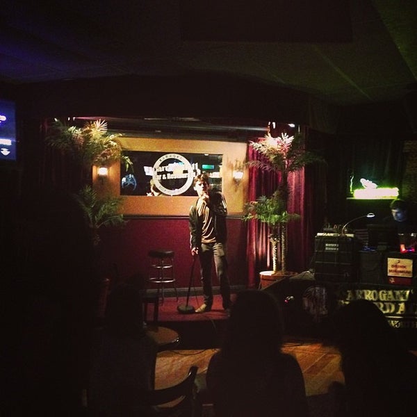 6/9/2013にT B.がBoardwalk 11 Karaoke Barで撮った写真