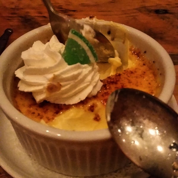 Hip fresh and modern, but really stay for the Key Lime Creme Brulé. Its amazing.
