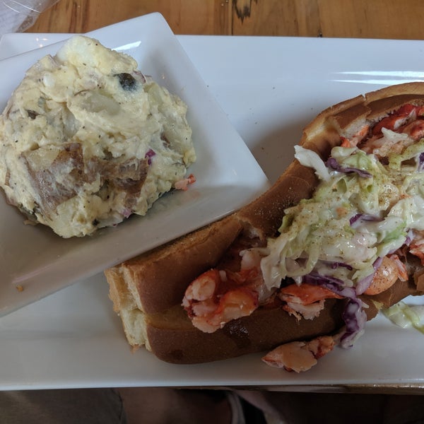 Go for the lobster roll.