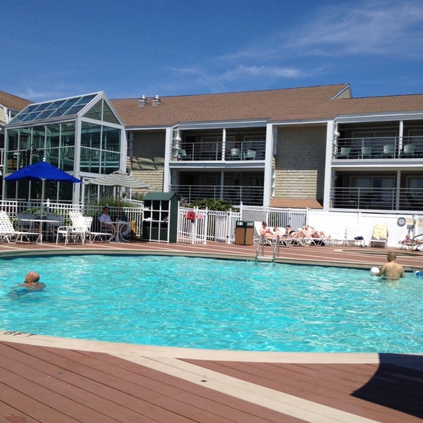 Photo taken at Hyannis Harbor Hotel by Richard R. on 7/6/2014