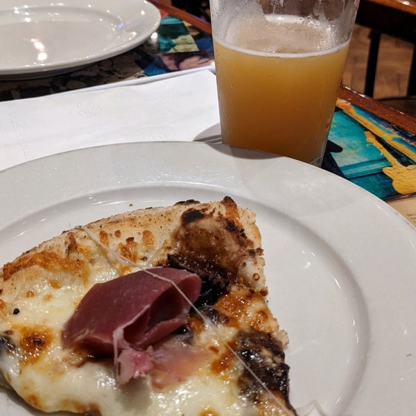 Good pizza and excellent selection of craft beer. Worth eating at when in Olde Mystic Village or visiting the aquarium.
