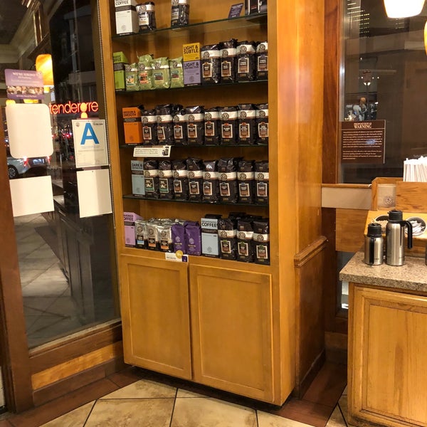 Photo taken at The Coffee Bean &amp; Tea Leaf by Sean F. on 2/3/2018