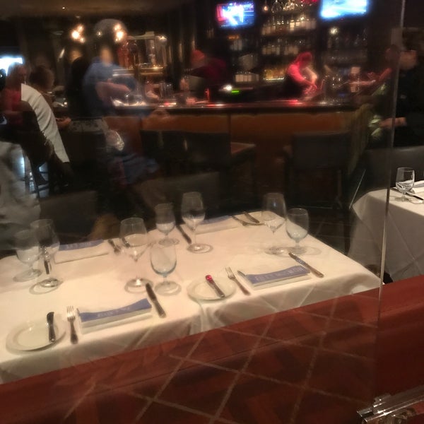 6/19/2017 tarihinde Sean F.ziyaretçi tarafından Old Homestead Steakhouse'de çekilen fotoğraf