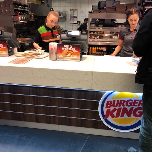 3/27/2018 tarihinde Sean F.ziyaretçi tarafından Burger King'de çekilen fotoğraf