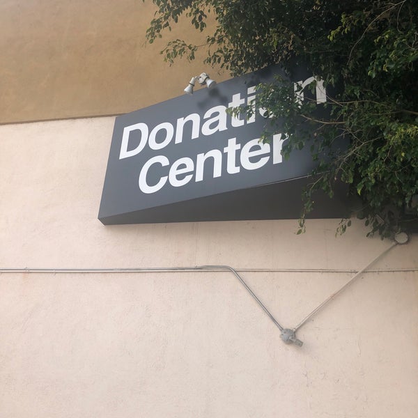 Goodwill Miracle Mile 817 S La Brea Ave