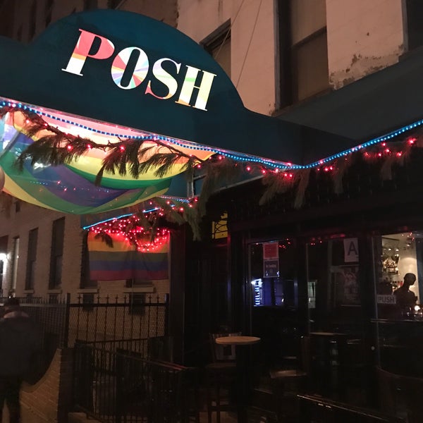 1/2/2017 tarihinde Sean F.ziyaretçi tarafından Posh Bar &amp; Lounge'de çekilen fotoğraf