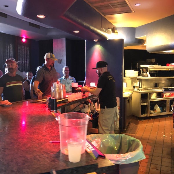 5/27/2018にSean F.がOscar&#39;s Cafe &amp; Barで撮った写真