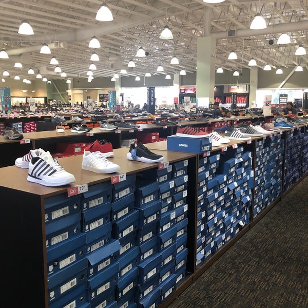 DSW Designer Shoe Warehouse - Dublin, CA 94568