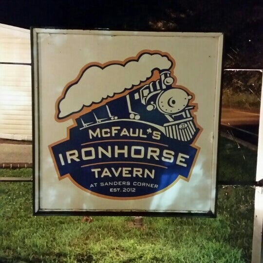 Foto tirada no(a) McFaul&#39;s IronHorse Tavern at Sanders&#39; Corner por Joe S. em 7/17/2016