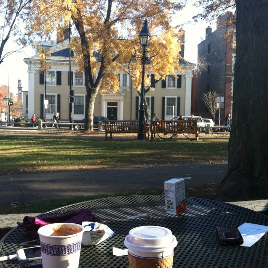 Photo taken at Peet&#39;s Coffee &amp; Tea by Hatoon on 11/22/2012