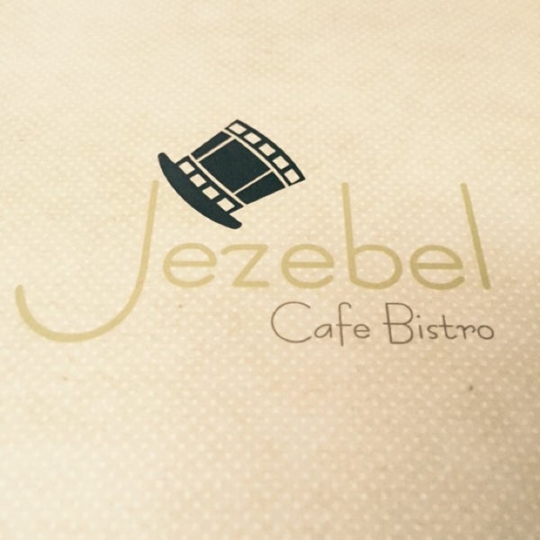 Foto diambil di Jezebel Greek Bistro oleh Eshrefe S. pada 7/30/2015