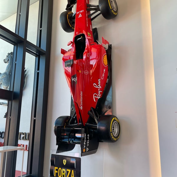 รูปภาพถ่ายที่ Museo Ferrari โดย Caroline R. เมื่อ 4/10/2022