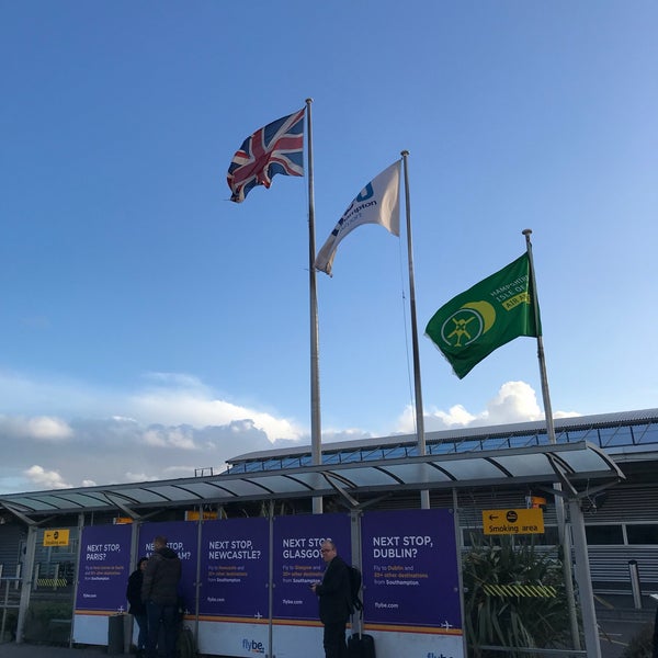 รูปภาพถ่ายที่ Southampton Airport (SOU) โดย Caroline R. เมื่อ 1/25/2018