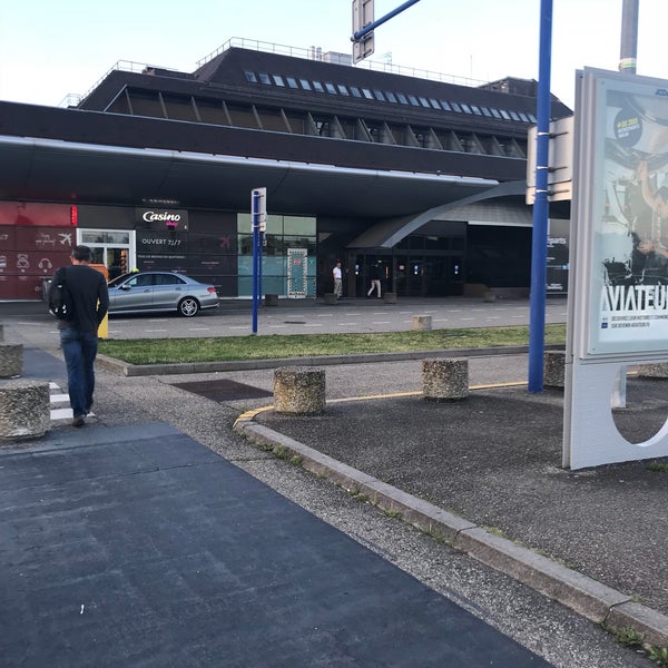 6/18/2018 tarihinde Caroline R.ziyaretçi tarafından Aéroport Strasbourg-Entzheim (SXB)'de çekilen fotoğraf