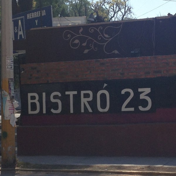 2/17/2013にAdriana C.がBistró 23 Café &amp; Terrazaで撮った写真