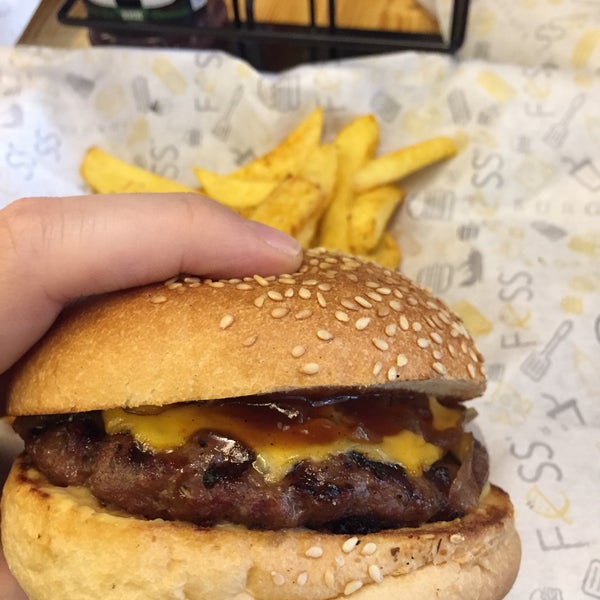 1/20/2017에 Serkan İ.님이 Fess Burger에서 찍은 사진