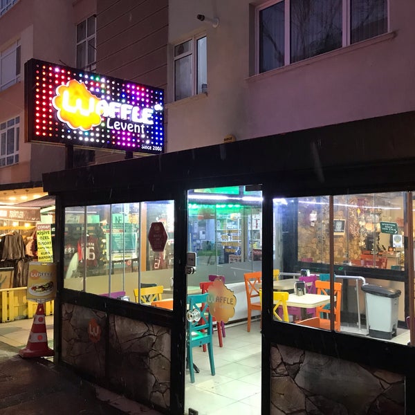 Foto tirada no(a) Levent Waffle por Serkan İ. em 1/6/2019