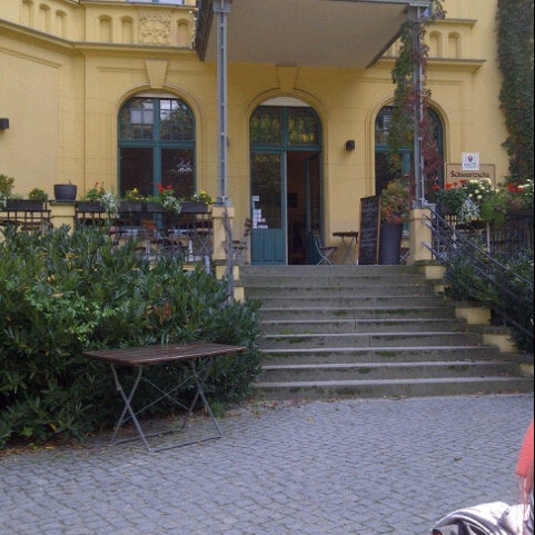 Foto tomada en Café in der Schwartzschen Villa  por Ilayda el 9/29/2012