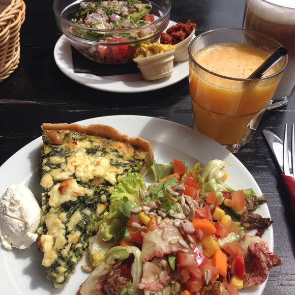 Brunch every day from 10 to 1-3am. The dishes were good but not super filling (and the menu is relatively small). I enjoyed the quiche, but my friend was disappointed with the avocado vegan brunch.
