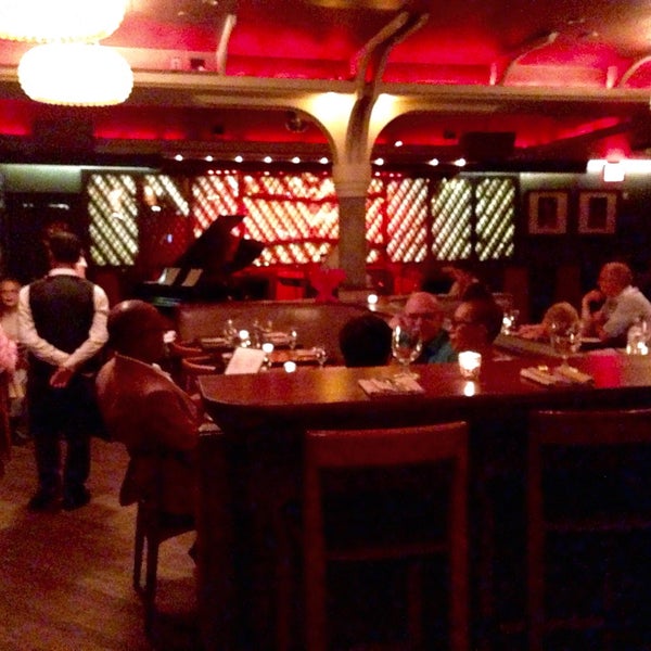 6/13/2015にPhilip R.がGinny&#39;s Supper Clubで撮った写真
