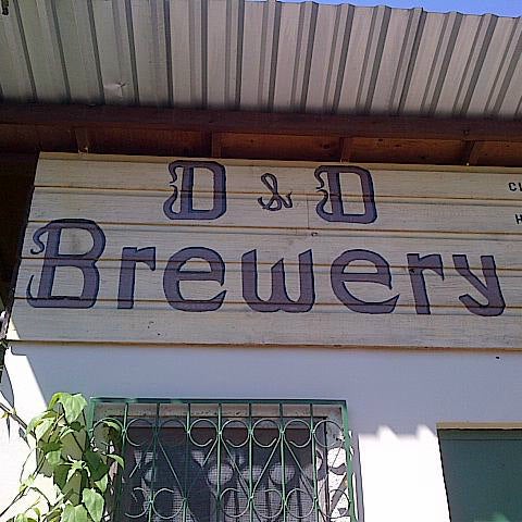 Photo taken at D&amp;D Brewery, Lodge, and Restaurant by Manuel Alejandro H. on 10/8/2012