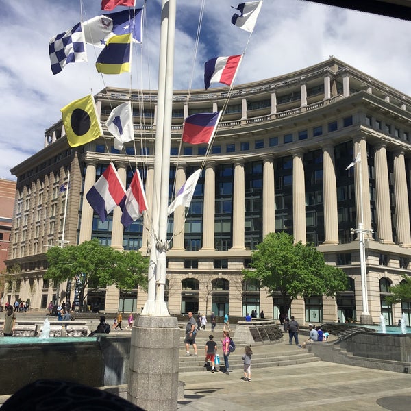 Photo taken at United States Navy Memorial by Jason H. on 4/20/2019