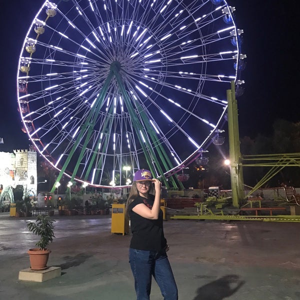 10/31/2019 tarihinde Ekaterina S.ziyaretçi tarafından Parko Paliatso Luna Park'de çekilen fotoğraf