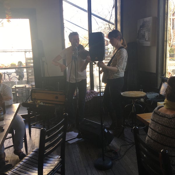 3/31/2018 tarihinde Christina F.ziyaretçi tarafından Big Bear Cafe'de çekilen fotoğraf