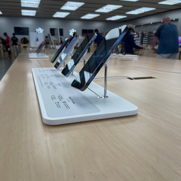 Apple Kenwood Towne Centre 7875 Montgomery Road