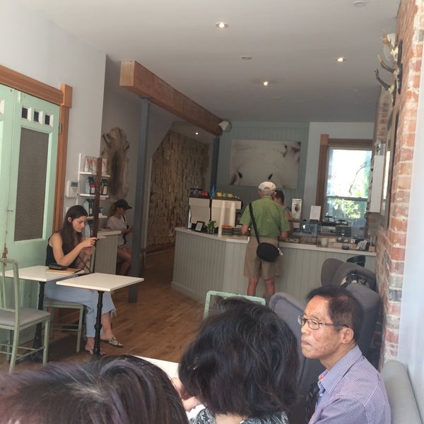 8/2/2017 tarihinde Thomas W.ziyaretçi tarafından FIKA Cafe'de çekilen fotoğraf