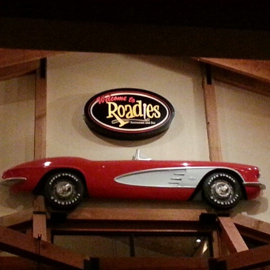Foto tirada no(a) Roadies Restaurant and Bar por Mike M. em 12/15/2012
