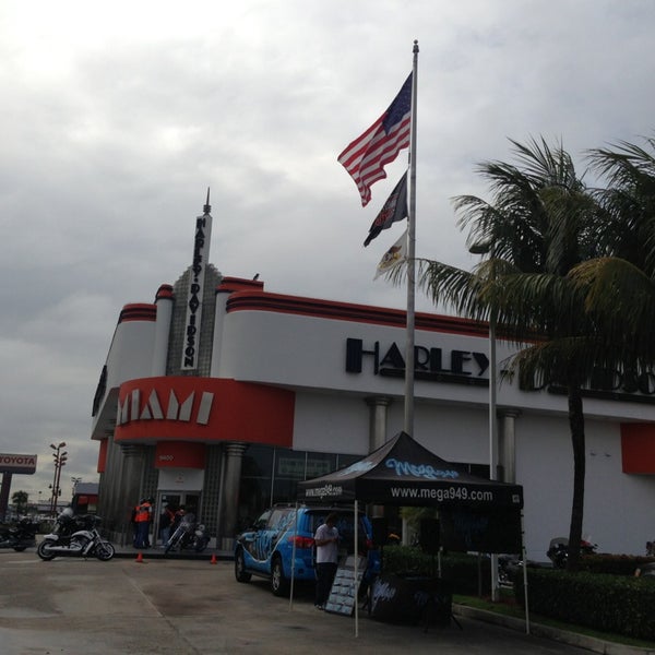 Foto tomada en Peterson&#39;s Harley-Davidson of Miami  por Диана В. el 1/19/2013
