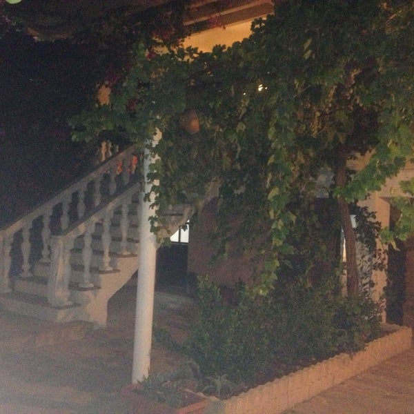 รูปภาพถ่ายที่ Voulamandis House - Chios Hotel โดย Esra Ç. เมื่อ 8/15/2013